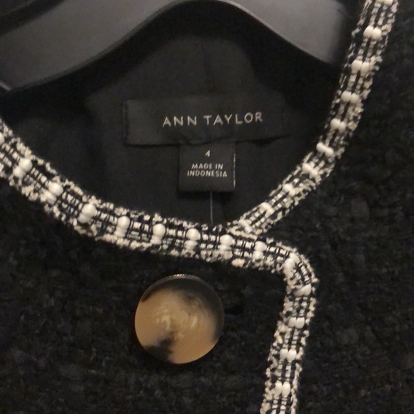 Womens NWT Ann Taylor Black & White Tweed Design Button Up Coat Jacket (Size 4) - Picture 4 of 6
